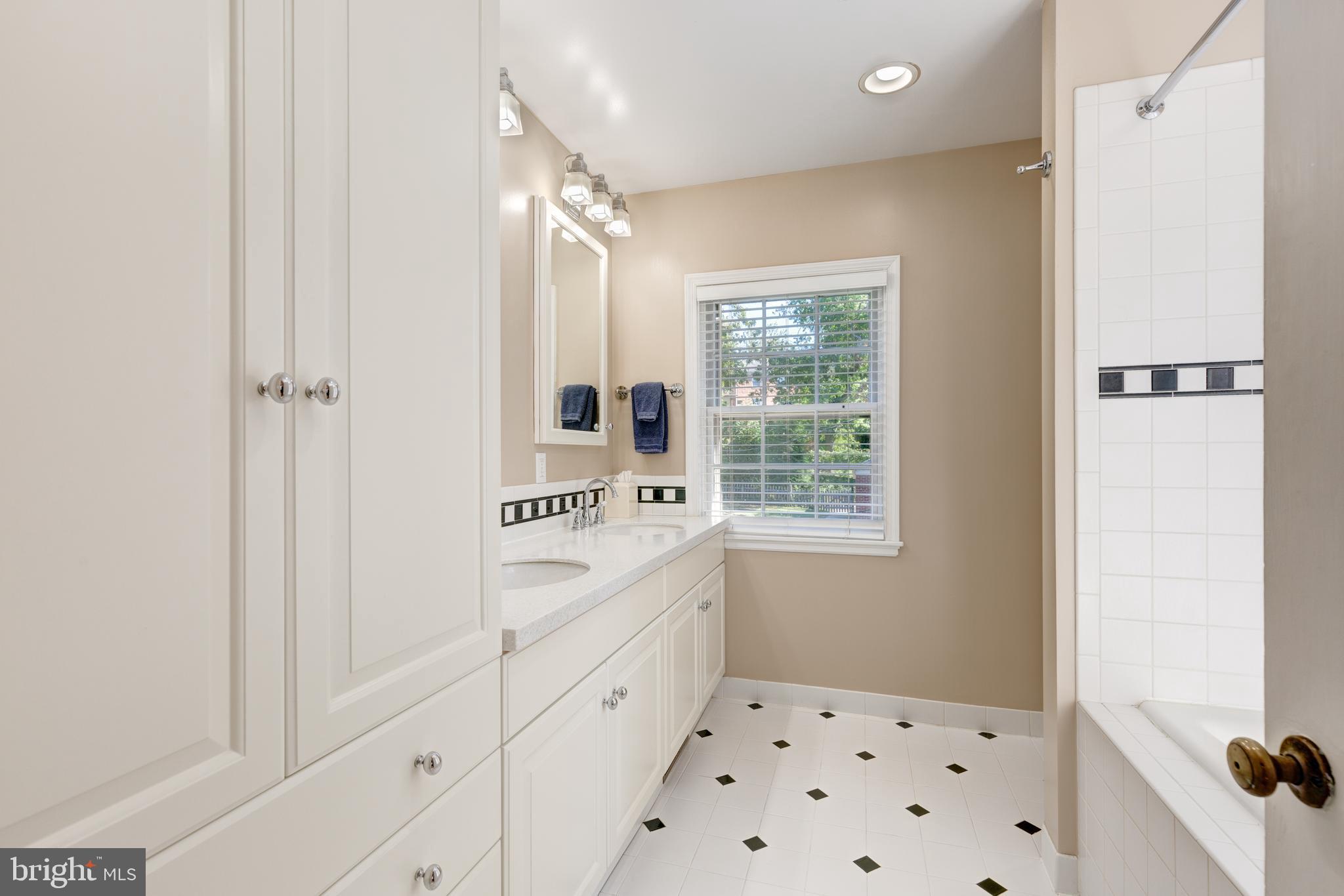 5429 Springlake Way Baltimore, MD 21212 - Photo 33 of 58