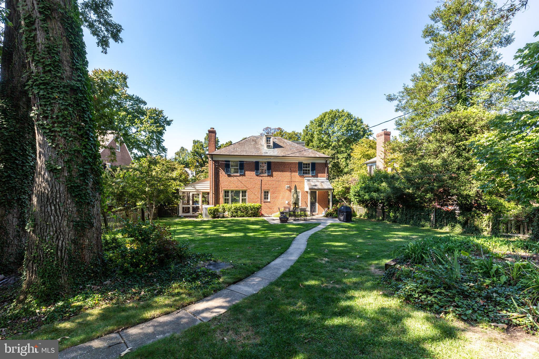 5429 Springlake Way Baltimore, MD 21212 - Photo 5 of 58