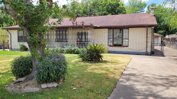 $1,800 | 13015 Glenda Street, Houston, TX 77037