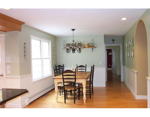 9 Queen Anne Road Hopkinton, MA 01748 - Photo 3 of 10 Gallery Image 3