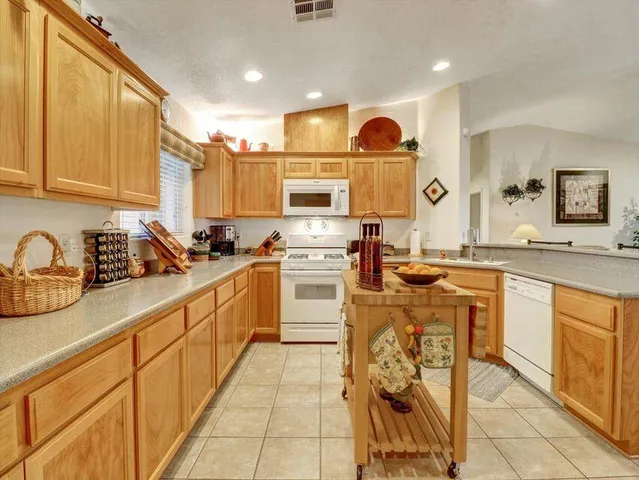 a view of outdoor space yard and porch
