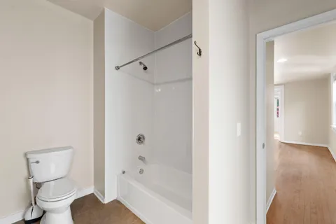 $2,100 | 1115 East Knapp Street, Unit 2, Milwaukee, WI 53202