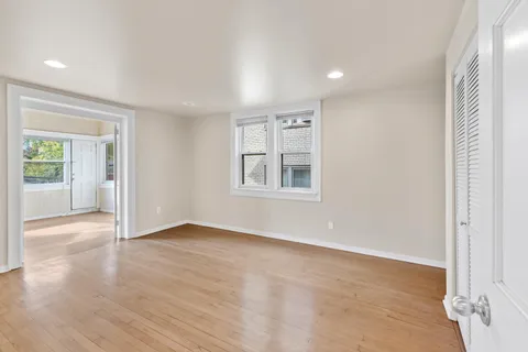 $2,100 | 1115 East Knapp Street, Unit 2, Milwaukee, WI 53202