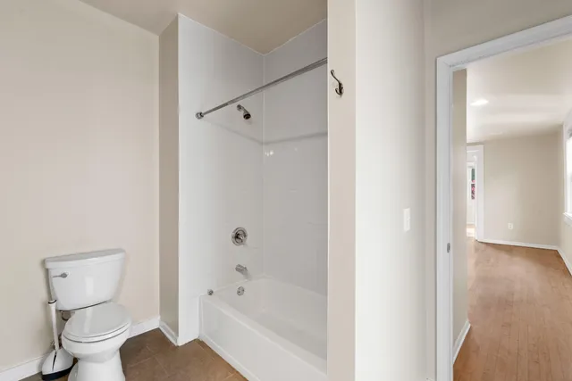 $2,100 | 1115 East Knapp Street, Unit 2, Milwaukee, WI 53202