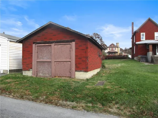 $45,000 | 901 Broadway Avenue, East Butler, PA 16029