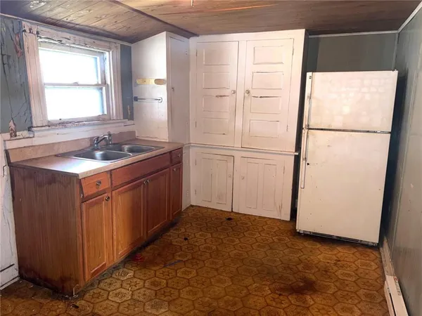 $45,000 | 901 Broadway Avenue, East Butler, PA 16029