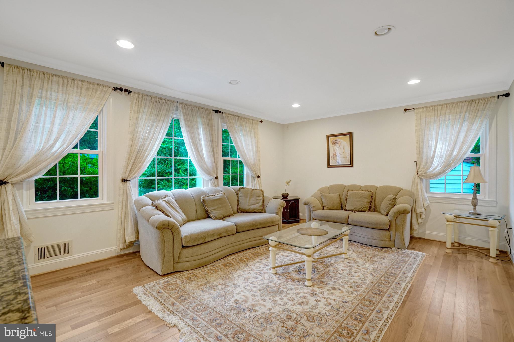 8304 Five Gates Road Annandale, VA 22003 - Photo 10 of 91