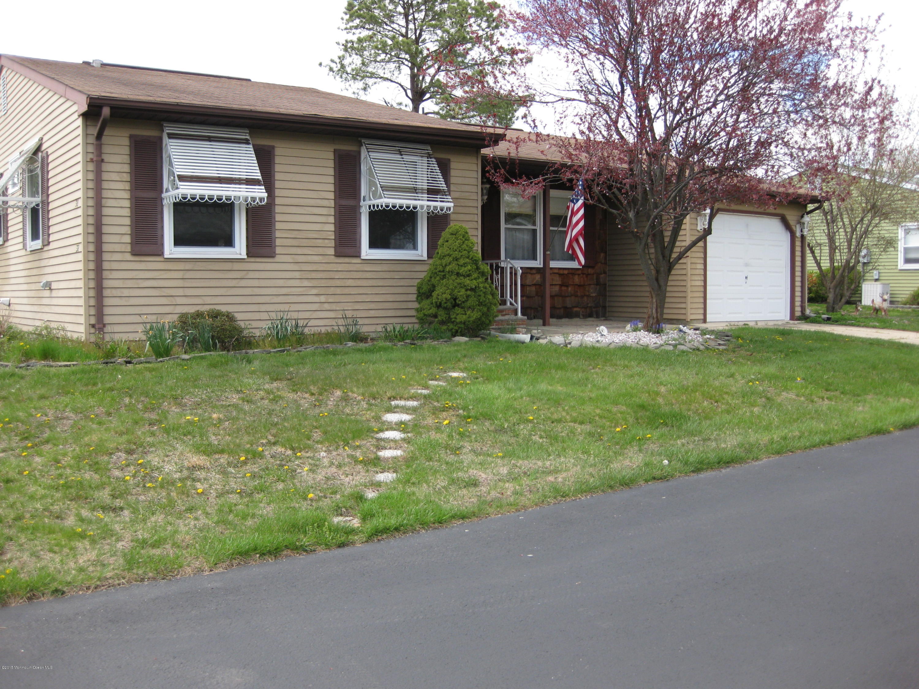 38 Hartford Road Whiting, NJ 08759 - Photo 2 of 20 IMG_3199