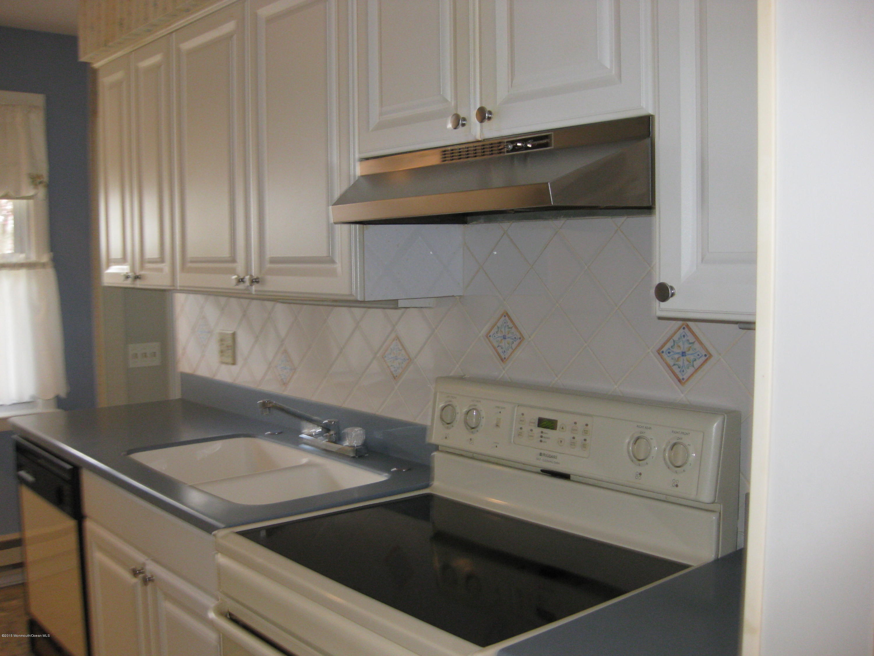 38 Hartford Road Whiting, NJ 08759 - Photo 5 of 20 IMG_3202