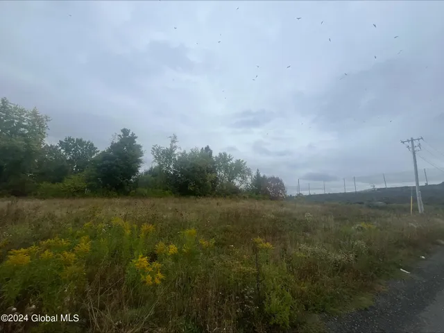 $100,000 | 1 Harbor Lane, Colonie, NY 12047