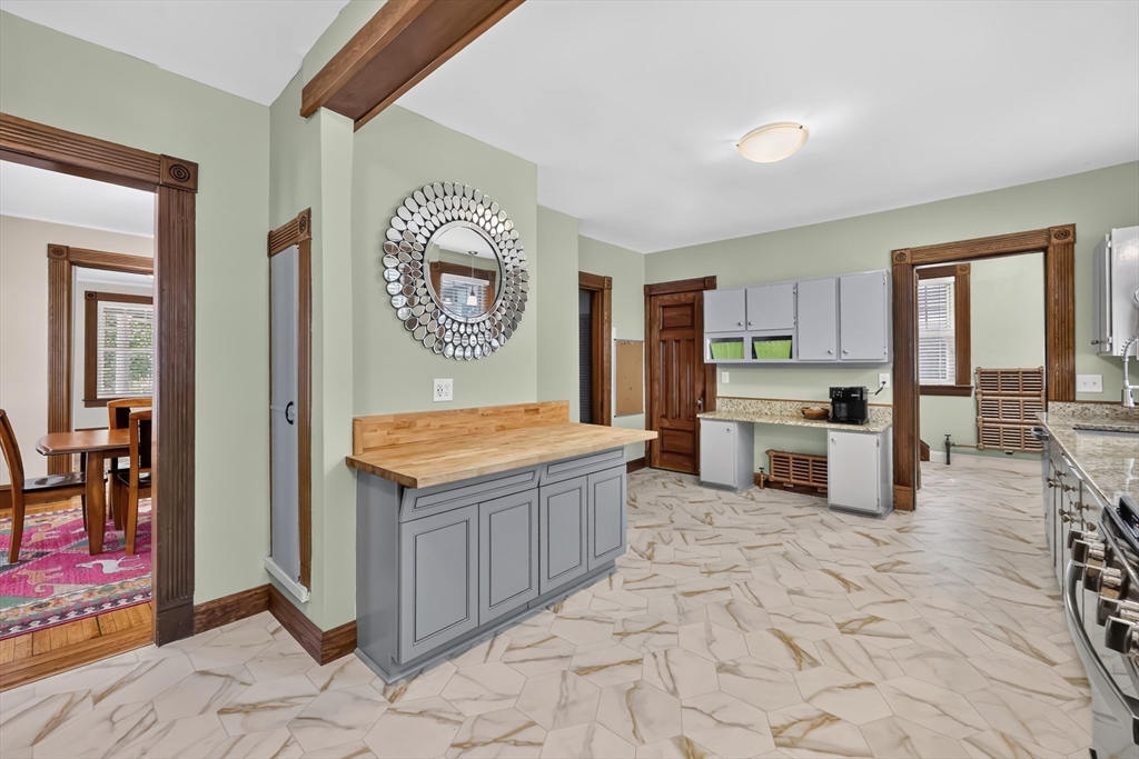 36 Spruceland Avenue Springfield, MA 01108 - Photo 11 of 42