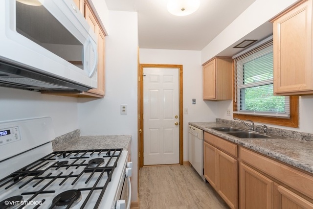 304 South 19th Street St. Charles, IL 60174 - Photo 7 of 15