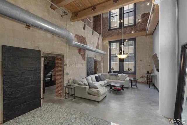 $224,900 | 1113 Washington Avenue, Unit 215, St. Louis, MO 63101