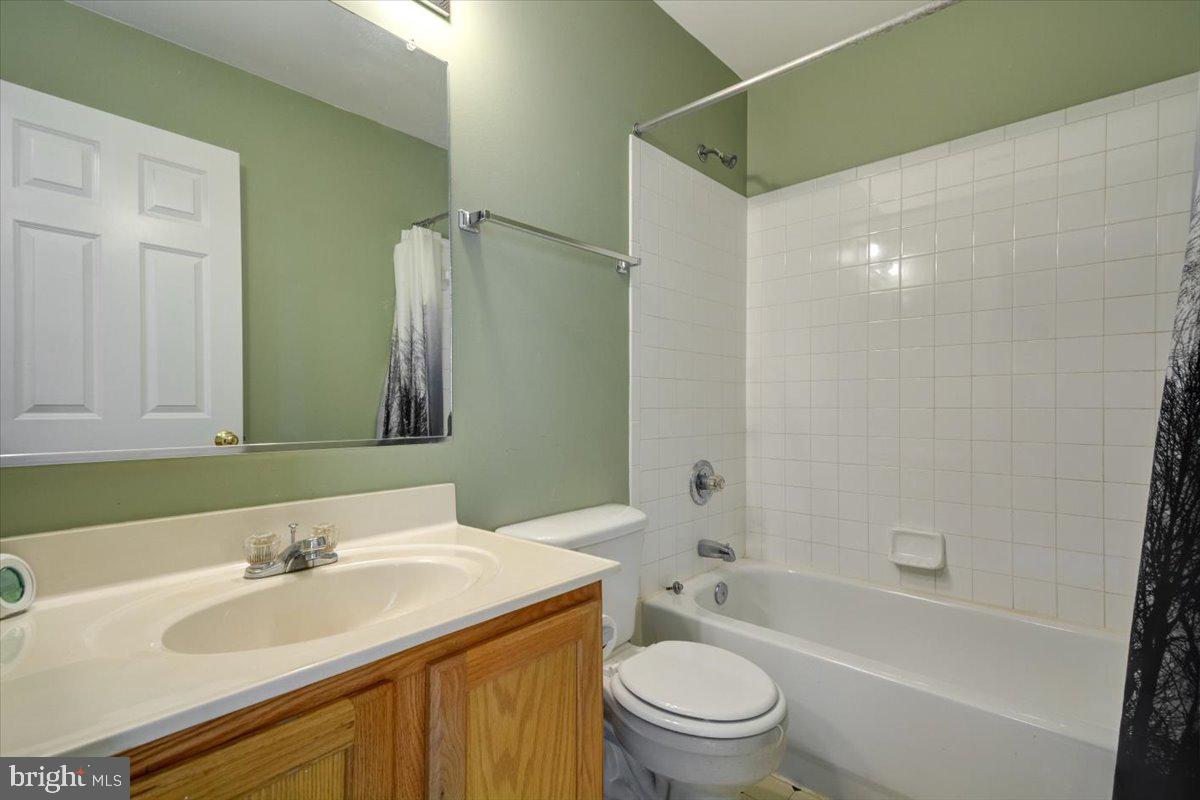 308 Roff Point Drive Odenton, MD 21113 - Photo 8 of 18 Second floor bathroom
