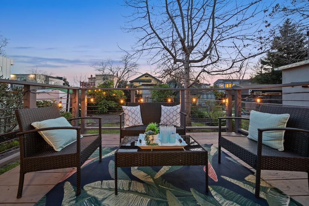 1731 11th Street Oakland, CA 94607 - Photo 33 of 35 a view of a chairs and table in a patio