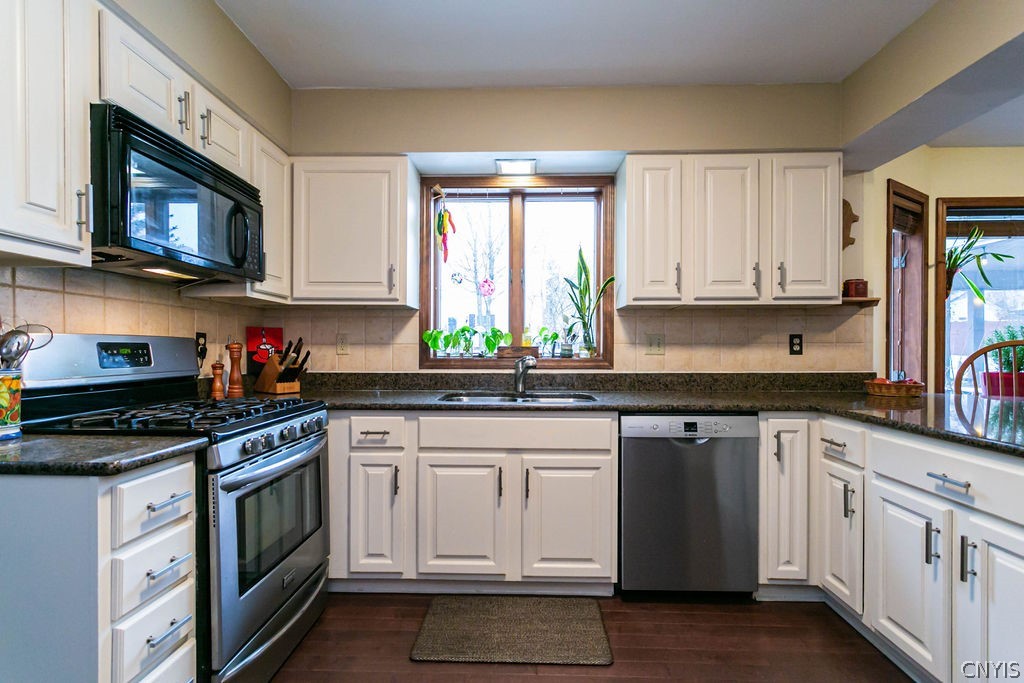 322 Driftwood Drive Oneida, NY 13421 - Photo 18 of 45