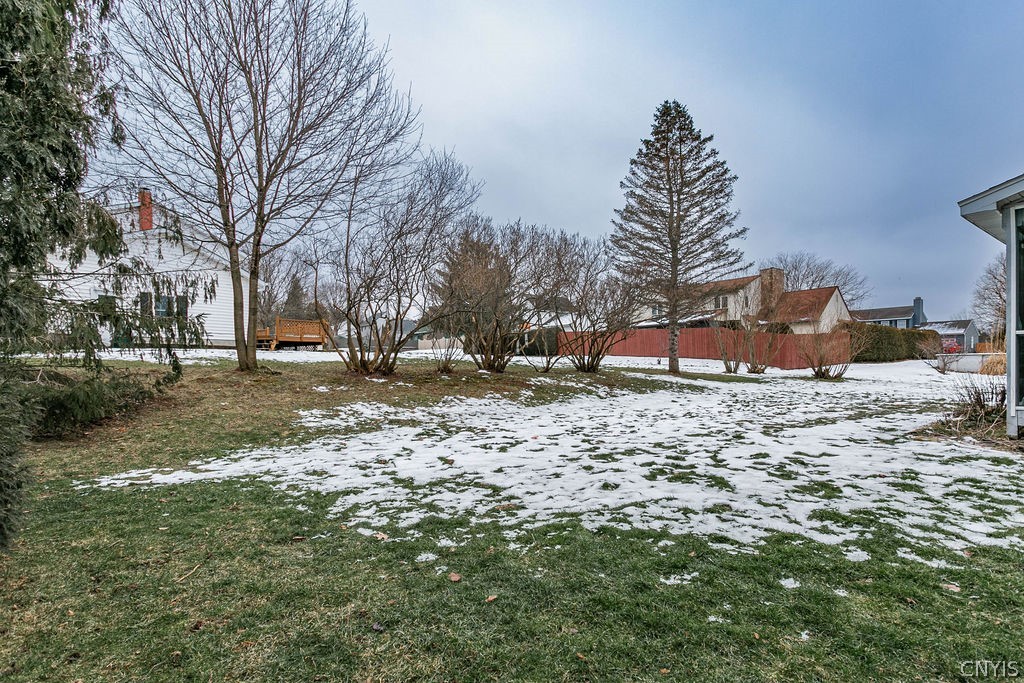 322 Driftwood Drive Oneida, NY 13421 - Photo 9 of 45