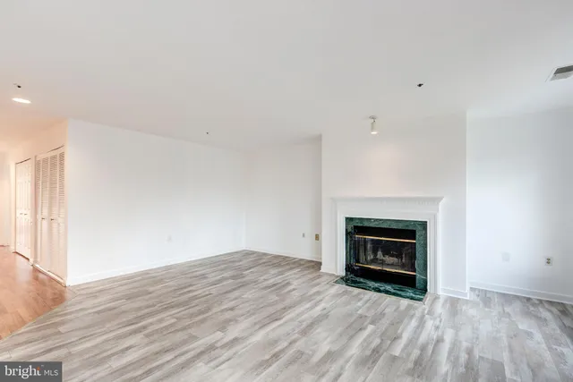 $225,000 | 385 Pleasanton Road, Unit B22, Westminster, MD 21157