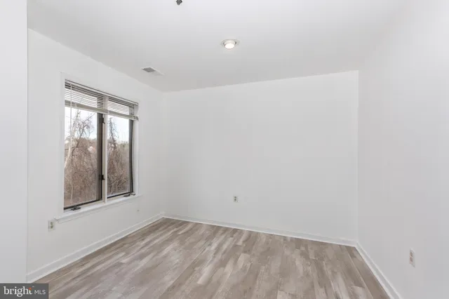 $225,000 | 385 Pleasanton Road, Unit B22, Westminster, MD 21157