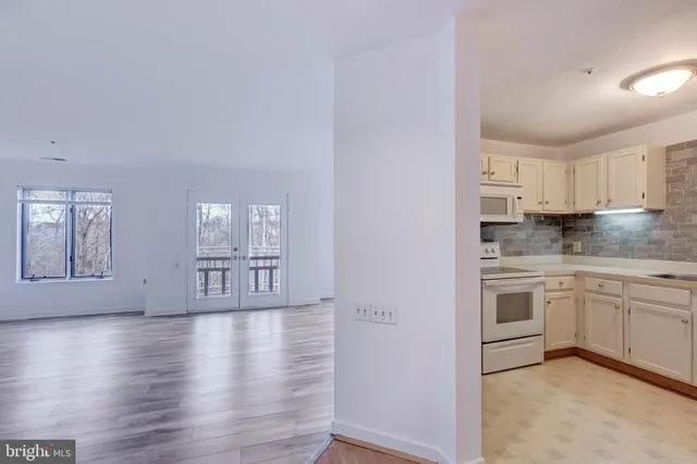 $225,000 | 385 Pleasanton Road, Unit B22, Westminster, MD 21157