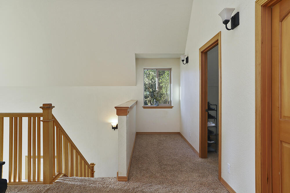 950 Bear Creek Road Selma, OR 97538 - Photo 12 of 36 13