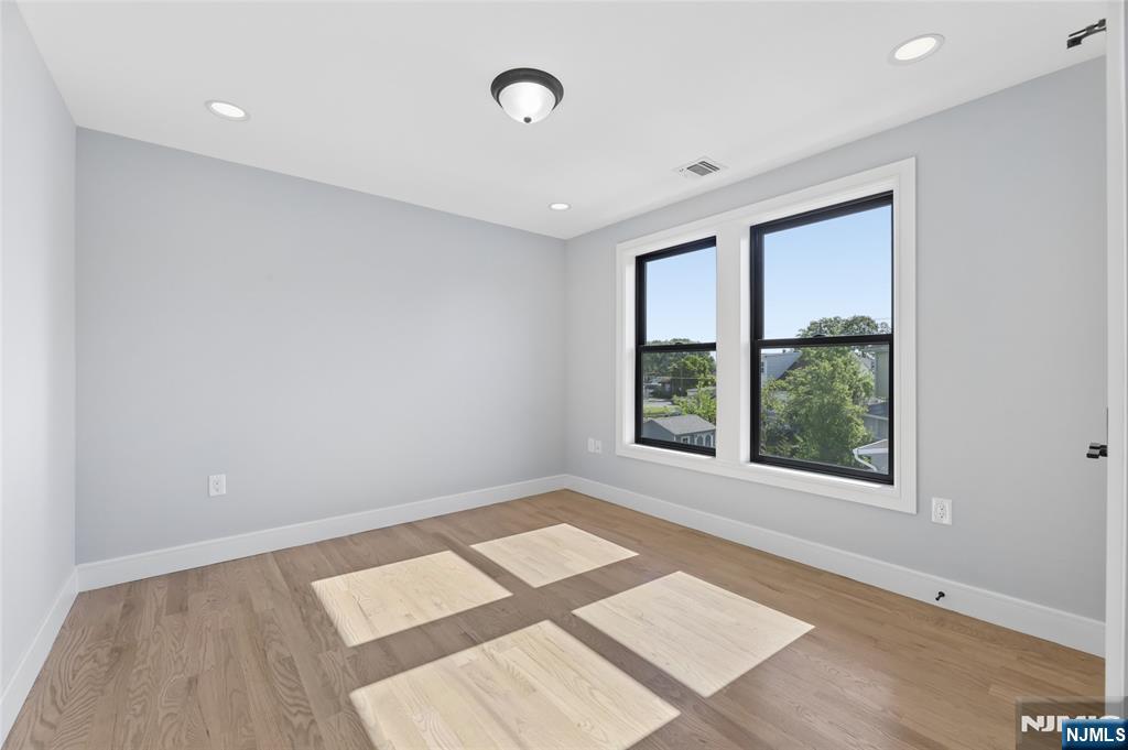 9 Cole Street Bergenfield, NJ 07621 - Photo 28 of 47