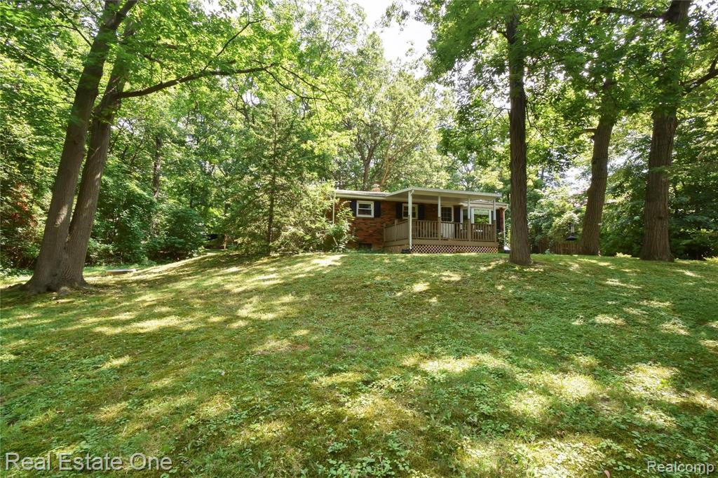 2555 South Livernois Road Rochester Hills, MI 48307 - Photo 1 of 17