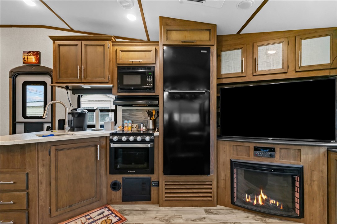 854 Matunuck Beach Road, Unit 215 South Kingstown, RI 02879 - Photo 19 of 26