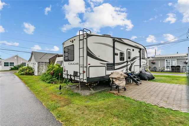 $140,000 | 854 Matunuck Beach Road, Unit 215, South Kingstown, RI 02879