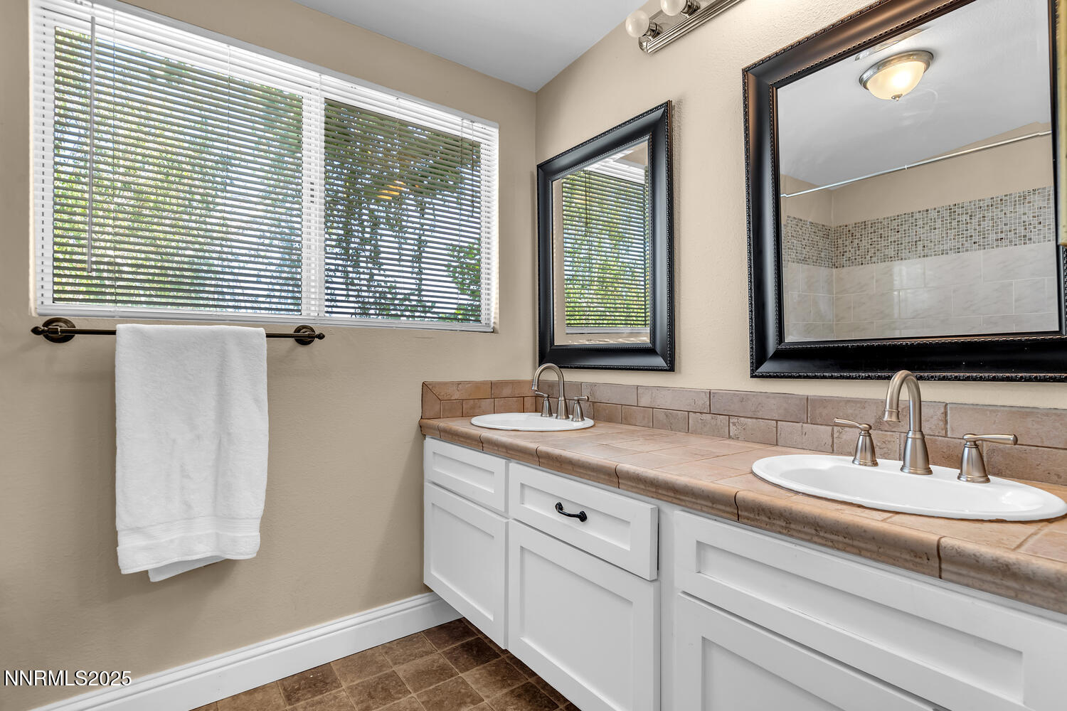 831 Blue Falls Place Reno, NV 89511 - Photo 25 of 57 831 Blue Falls Pl Reno NV-large-025-025-