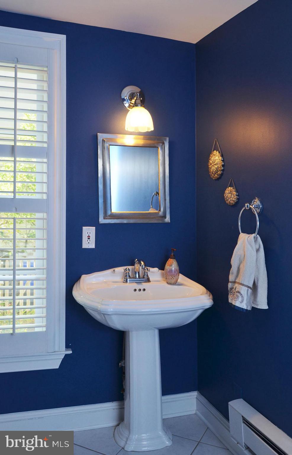 5411 Lambeth Road Bethesda, MD 20814 - Photo 21 of 43 Powder Room on main level
