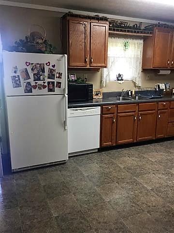 2147 Myers Road Pikeville, TN 37367 - Photo 8 of 13 kitchen