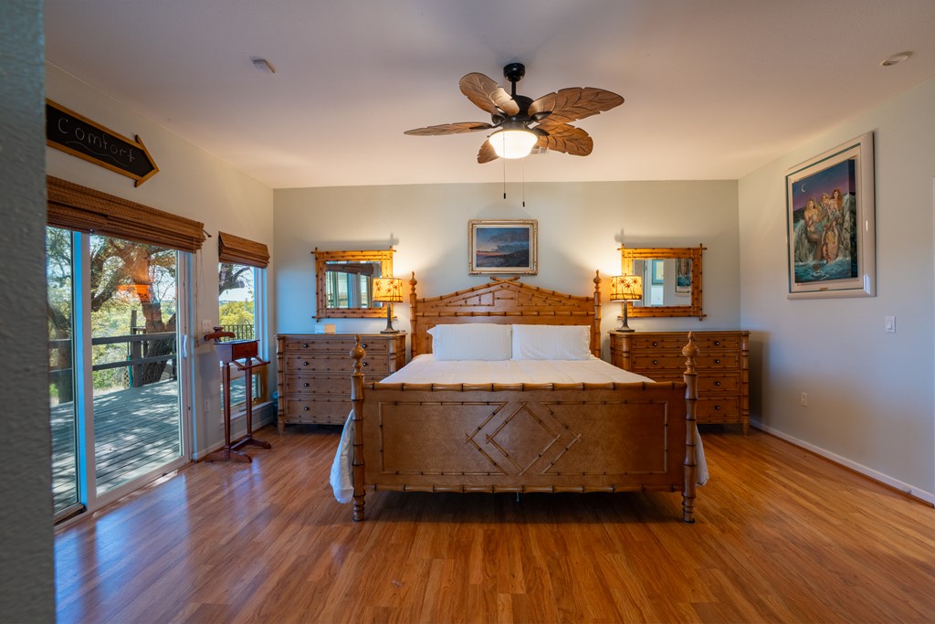 305 Teague Road Kerrville, TX 78028 - Photo 12 of 48