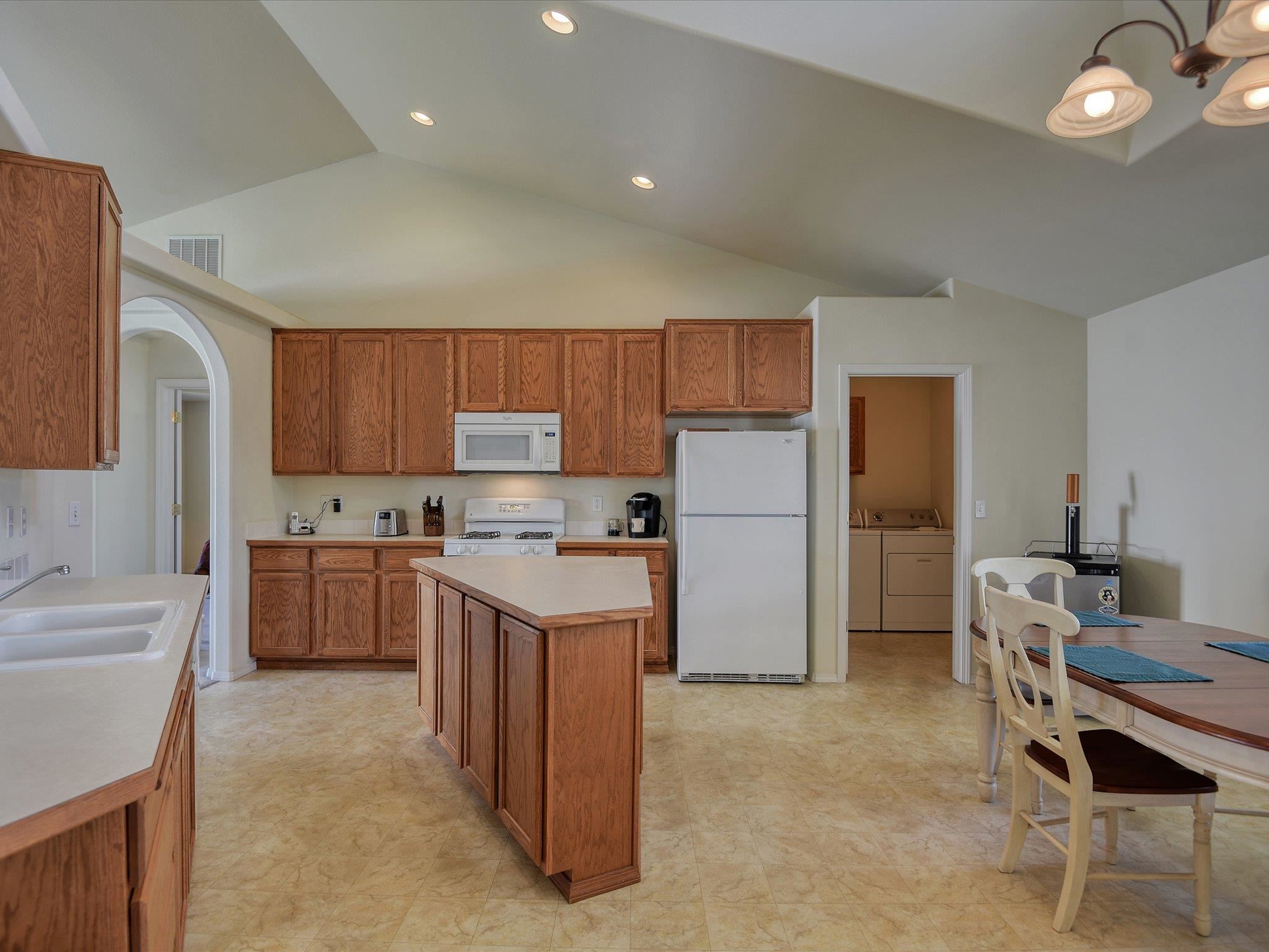 611 South Holiday Road Greenacres, WA 99016 - Photo 14 of 42