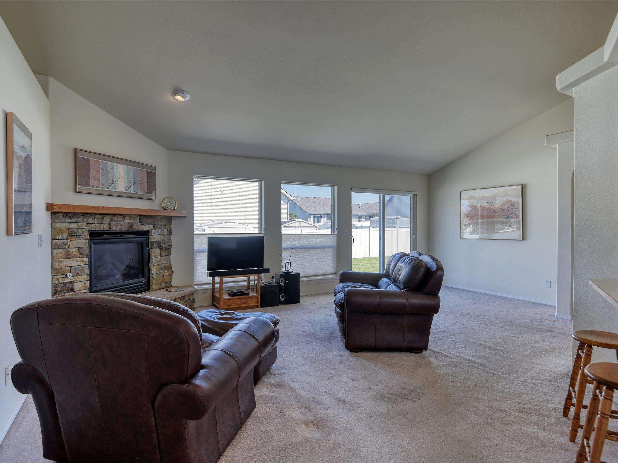 611 South Holiday Road Greenacres, WA 99016 - Photo 3 of 42