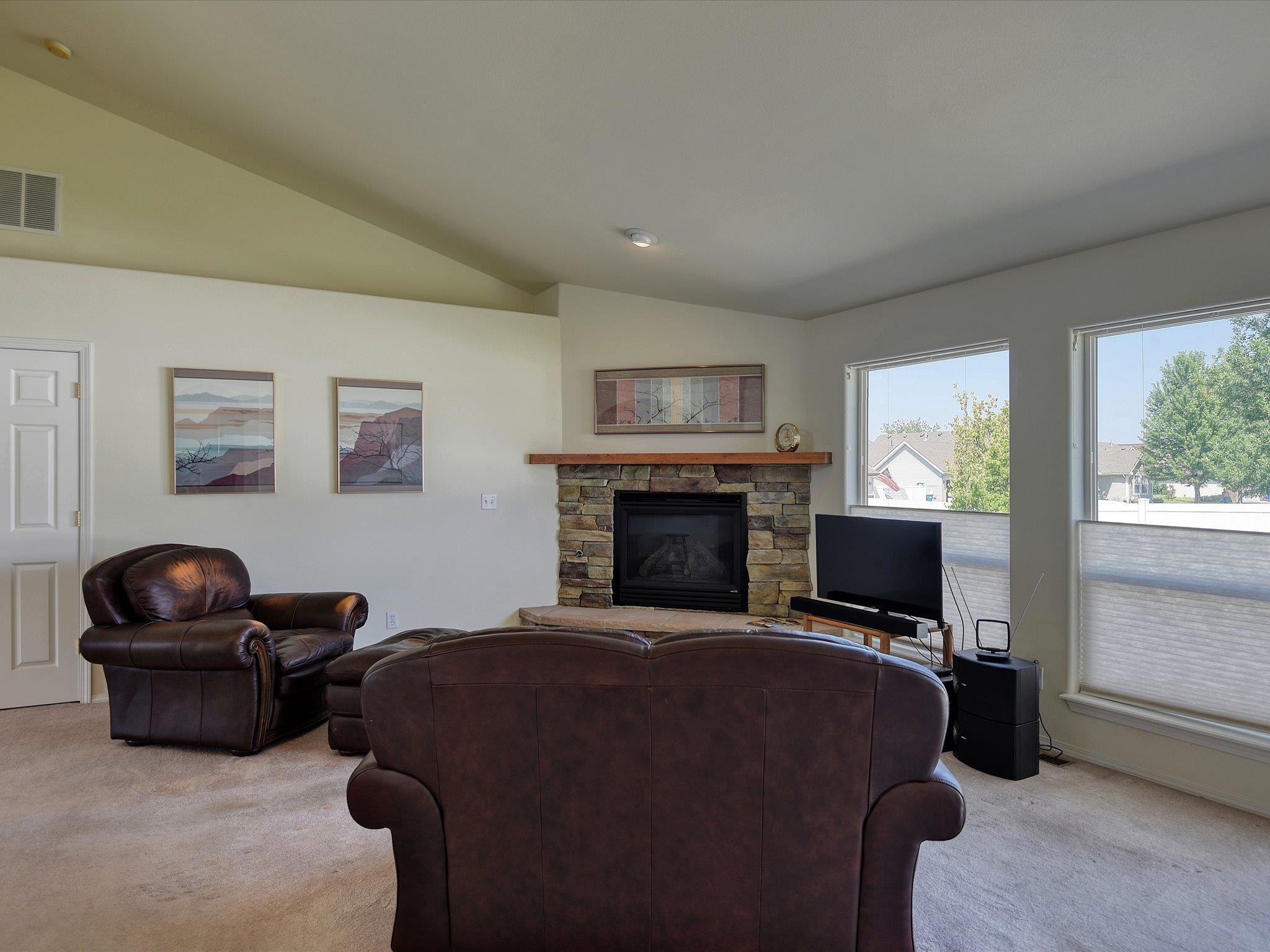 611 South Holiday Road Greenacres, WA 99016 - Photo 5 of 42