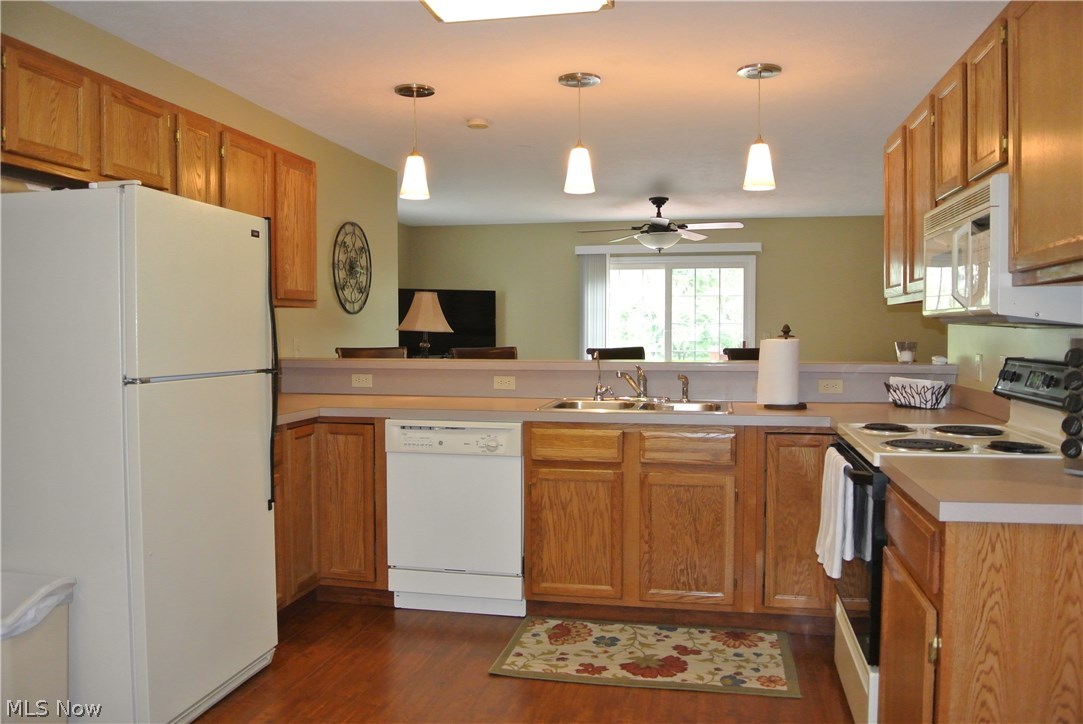 1617 Arndale Road Stow, OH 44224 - Photo 9 of 32 1615 Kitchen