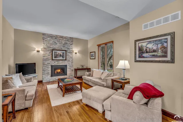 $985,000 | 201 Fall Creek Road, Lawrence, KS 66049