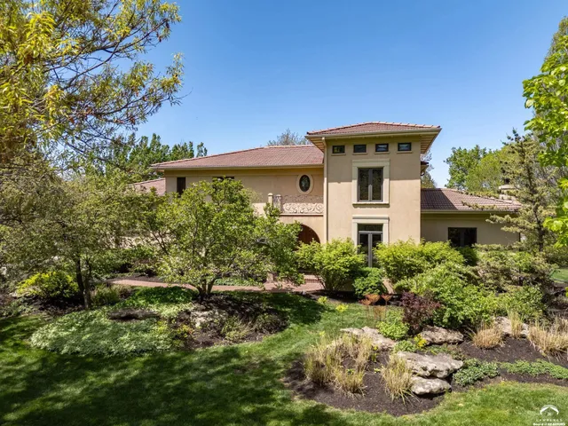 $985,000 | 201 Fall Creek Road, Lawrence, KS 66049