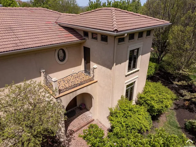 $985,000 | 201 Fall Creek Road, Lawrence, KS 66049