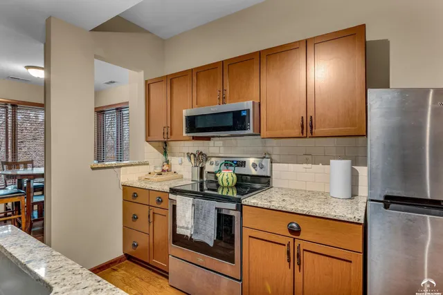 $985,000 | 201 Fall Creek Road, Lawrence, KS 66049