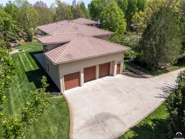 $985,000 | 201 Fall Creek Road, Lawrence, KS 66049