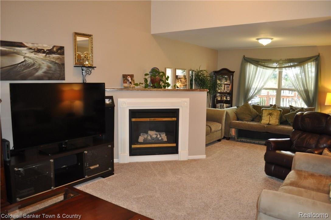 2821 Laurel Ridge Lane Howell, MI 48843 - Photo 10 of 41 9.JPG