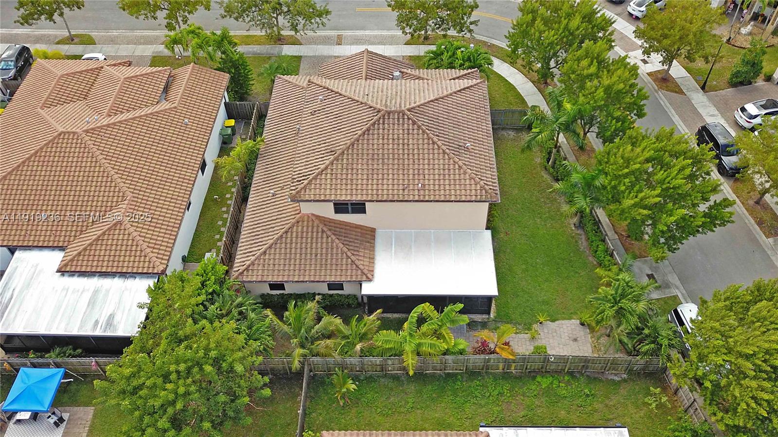 3441 Southeast 3rd Street Homestead, FL 33033 - Photo 4 of 29