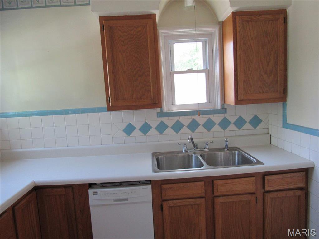 1104 Danforth Street Alton, IL 62002 - Photo 7 of 26