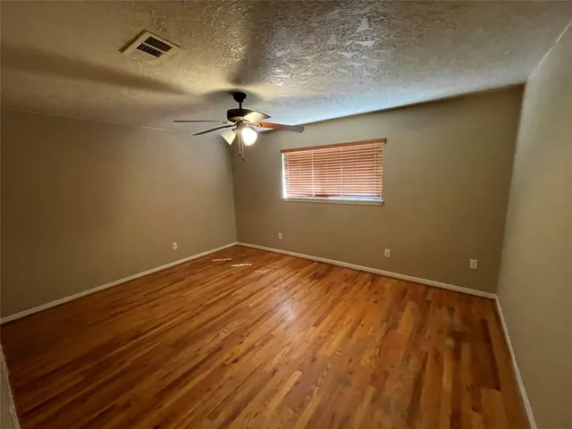 $1,650 | 181 Greenleaf Lane, Conroe, TX 77304