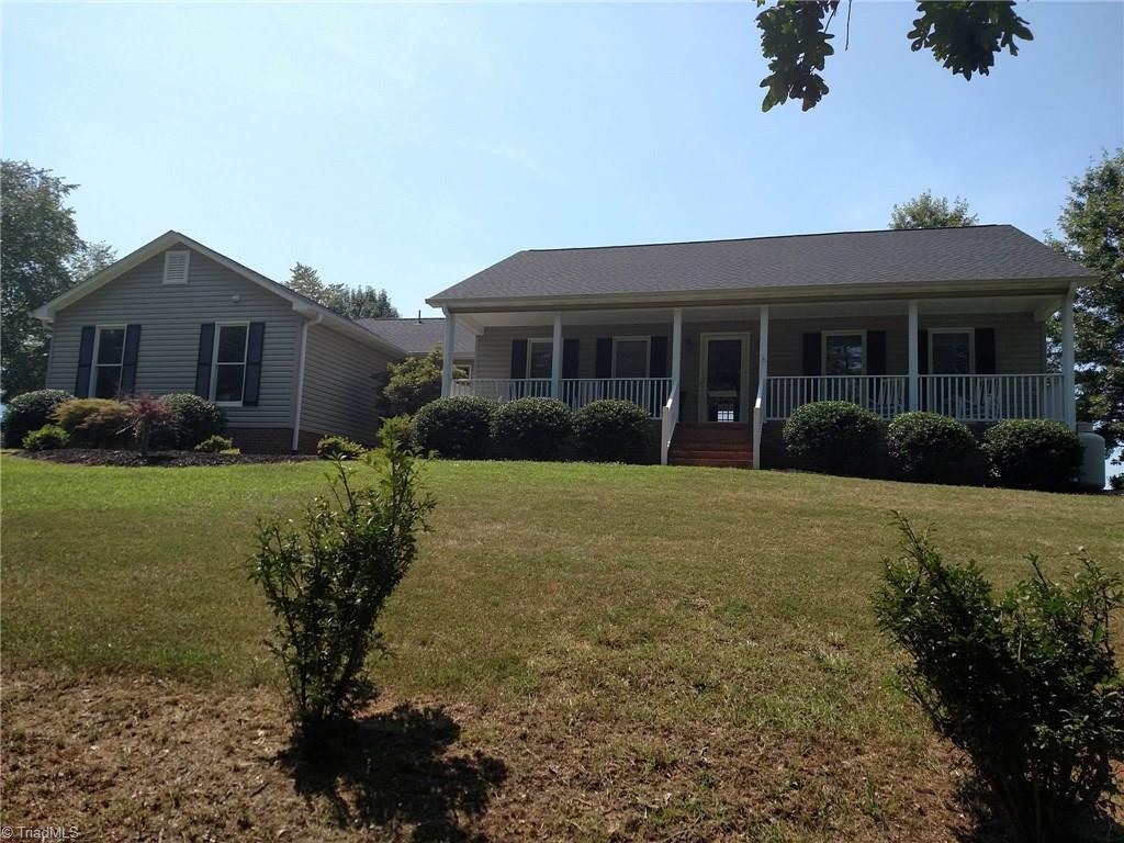785 Carson Road Pilot Mountain, NC 27041 - Photo 4 of 30 Gallery Image 4