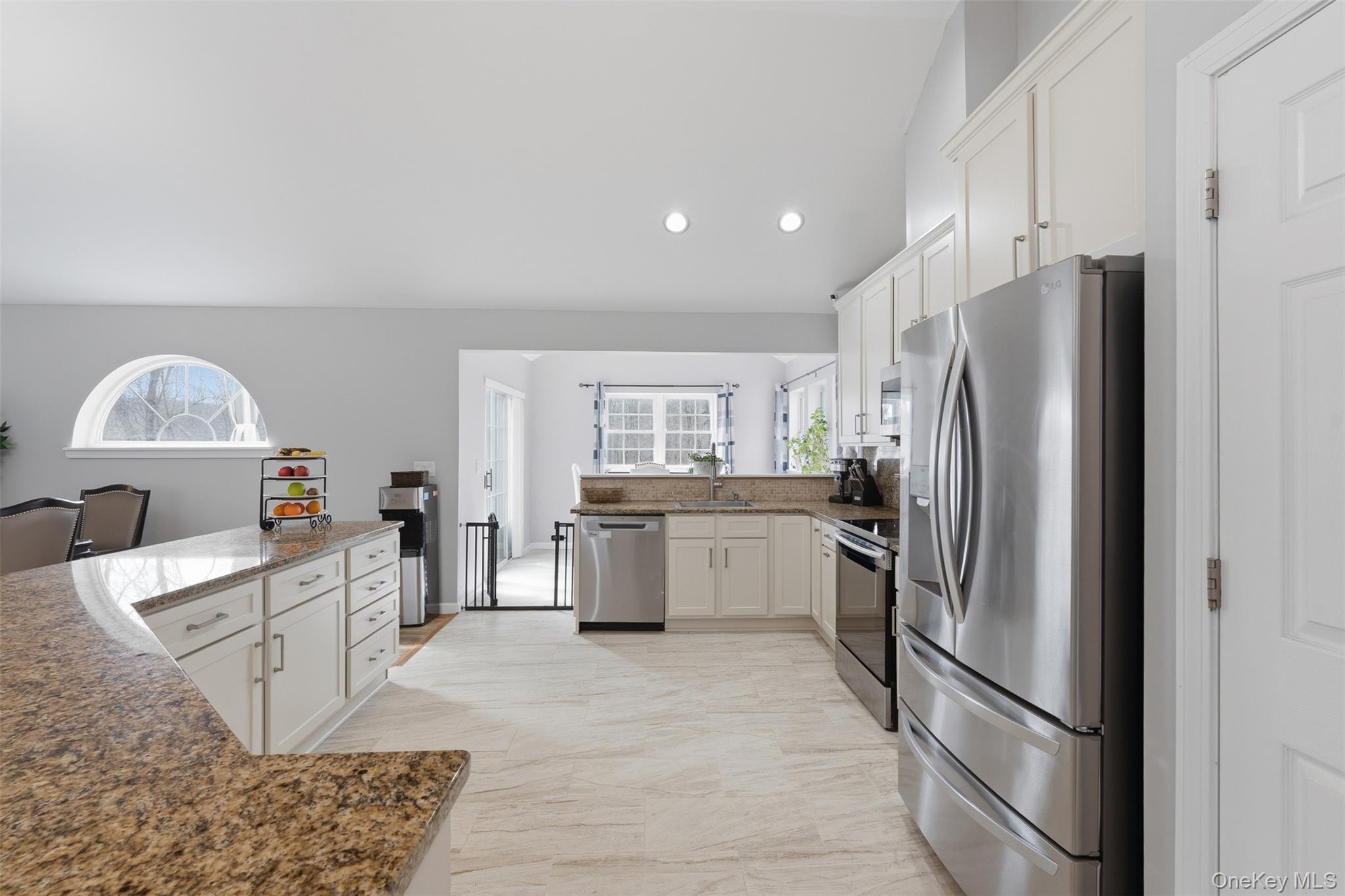 37 Somers Hills Road Carmel, NY 10512 - Photo 10 of 42