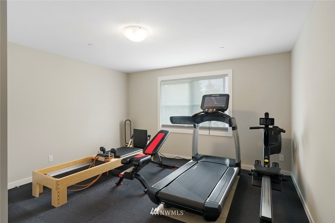 19824 86th Place West Edmonds, WA 98026 - Photo 31 of 40 a room with gym equipment