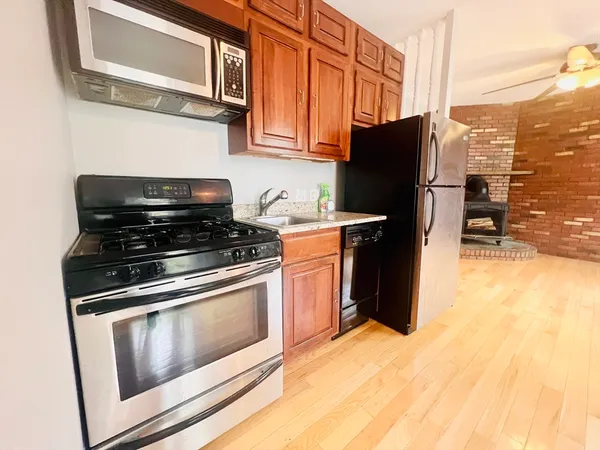 $2,900 | 59 Phillips Street, Unit 5, Boston, MA 02114